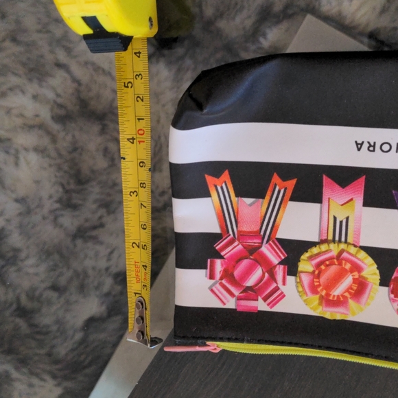 $1 ADD ON Sephora small makeup bag - Picture 3 of 3